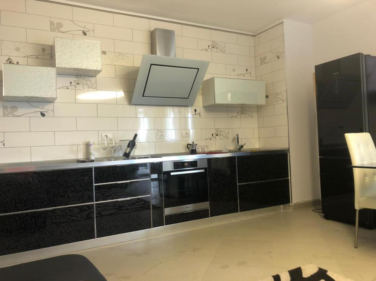 Vlorë Vale House Holiday Apartment מראה חיצוני תמונה