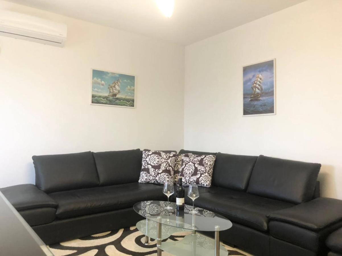 Vlorë Vale House Holiday Apartment מראה חיצוני תמונה